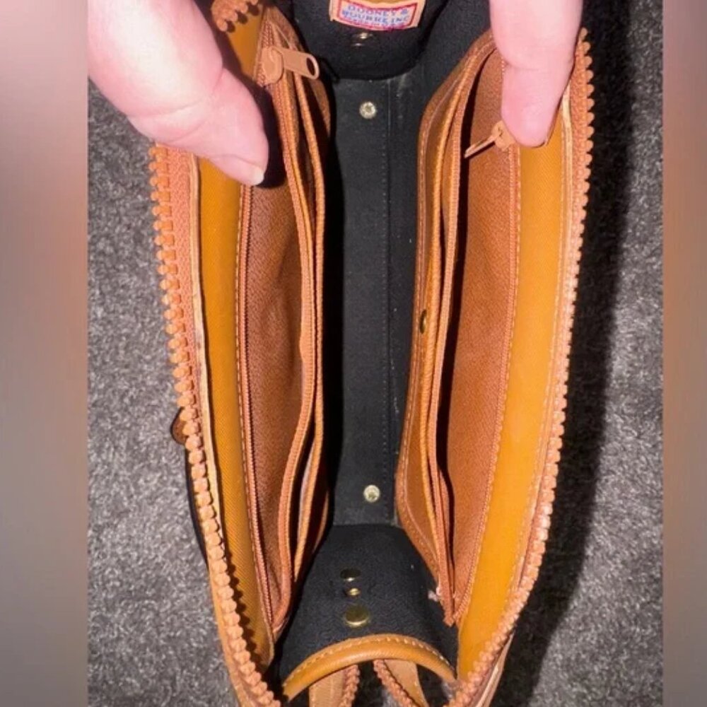 Dooney & Bourke Cabrio Leather Green/Brown Perforated Leather Crossbody Vintage - Picture 11 of 16